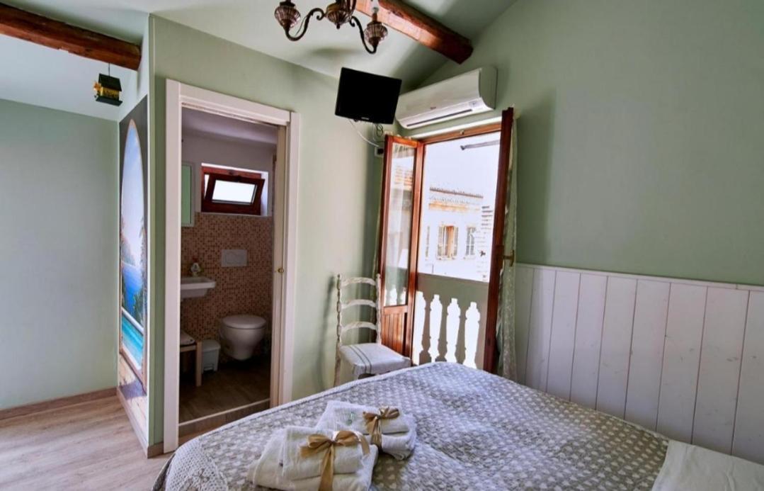 Del Castello Bed & Breakfast *